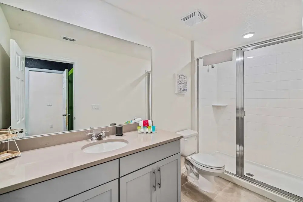 1832 Tropical Palms Circle
