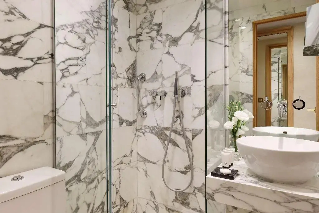 Le Belgrand Hotel Paris Champs Elysees, Tapestry By Hilton