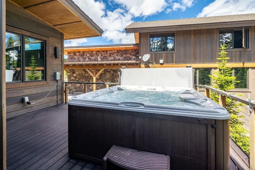 8 Alpine Bend 3 Bedroom Home by Moonlight Basin Lodging
