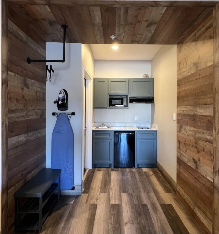 The Residency Suites