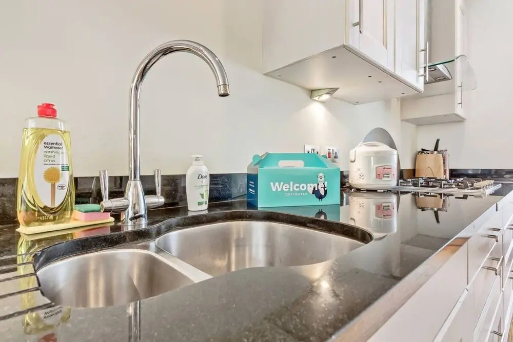 Stylish and Bright 3 Bedroom Duplex in North London