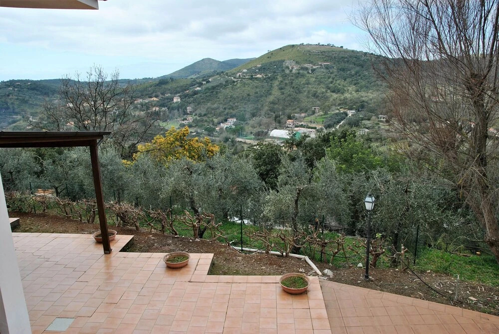 Paradise House on Sperlonga Hill