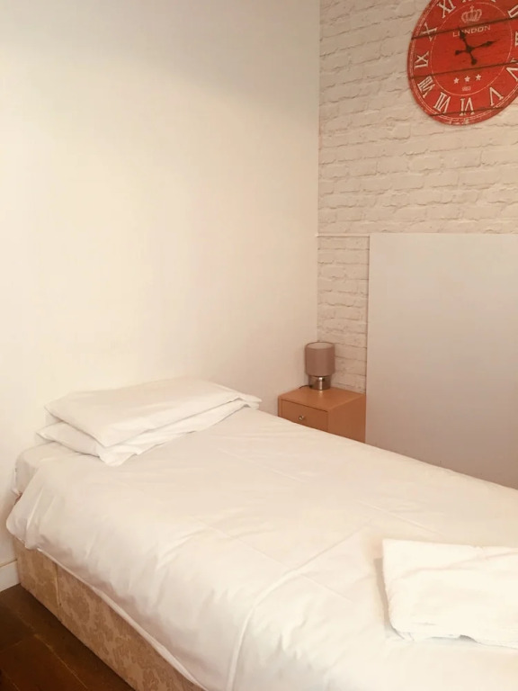 Budget Rooms Crosskeys
