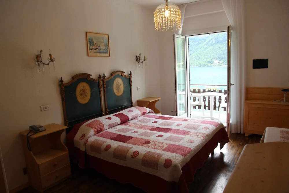 Lago Park Hotel