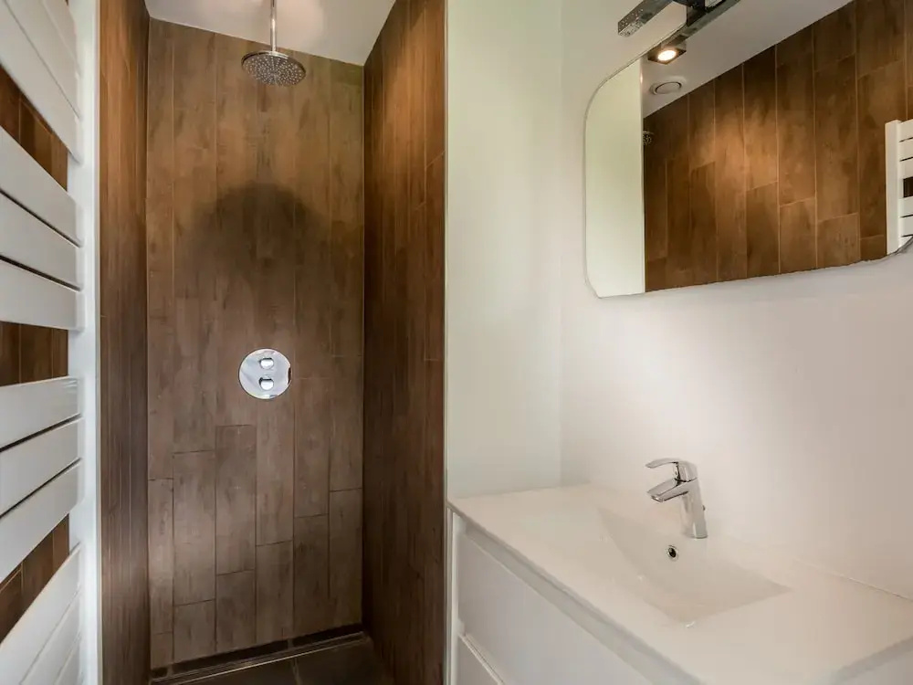 Holiday Home in Noiseux With Indoor Pool