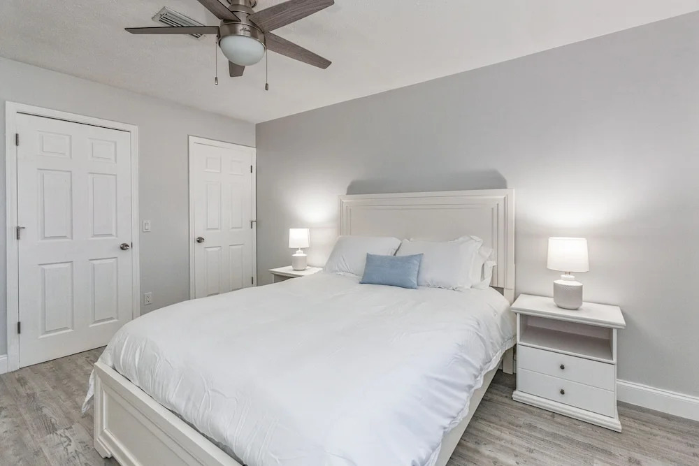 Wisteria Unit A - 2 Br Townhouse