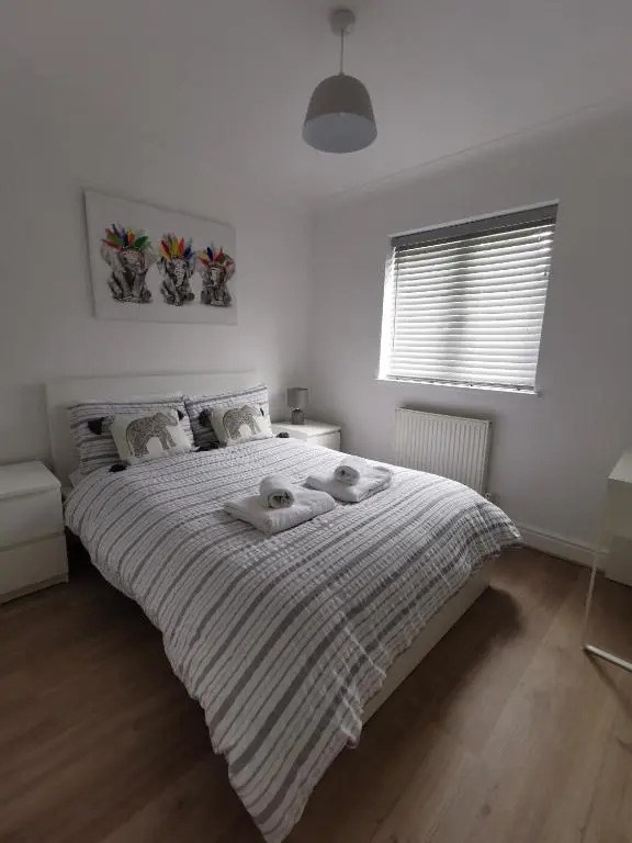 3 Bed Holiday Home in Llandeilo with log burner