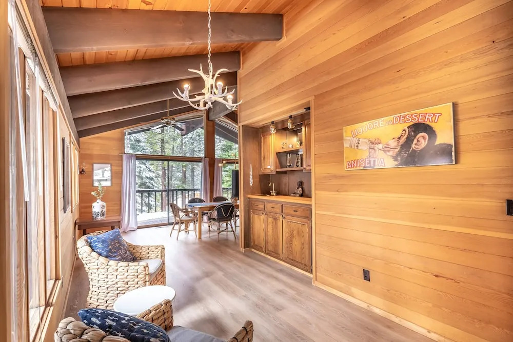 Beautiful 3-Bedroom Contemporary Mountain Home in Northstar by RedAwning Save 10% on 3 Nights, 15% on 5 Nights!