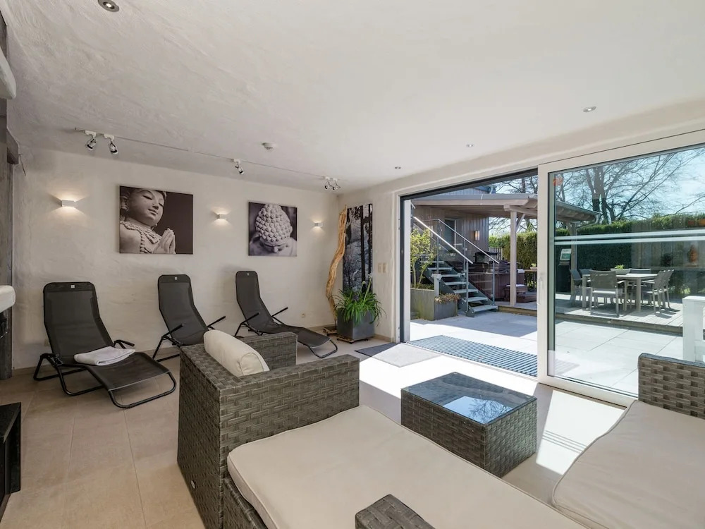 Extravagant Holiday Home in Büllingen With Wellness Centre