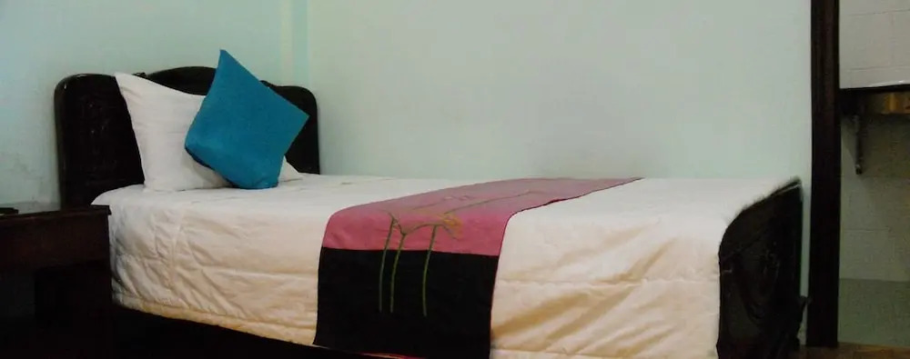 The Long Hotel