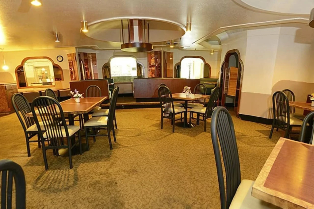 Howard Johnson by Wyndham Saint Joseph Benton Harbor
