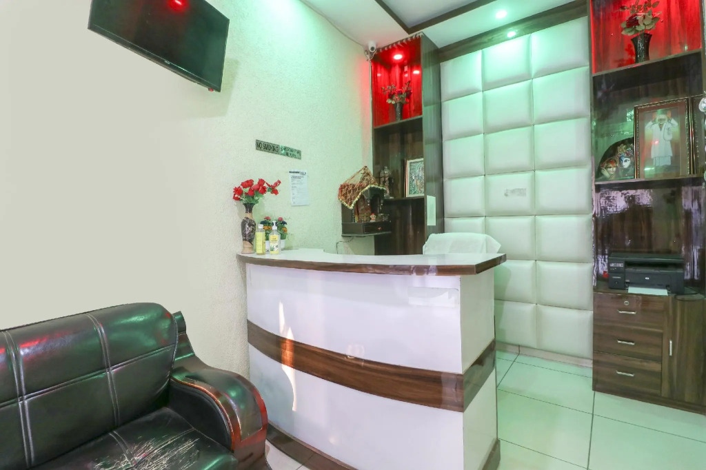 OYO 28205 Hotel Moonlight