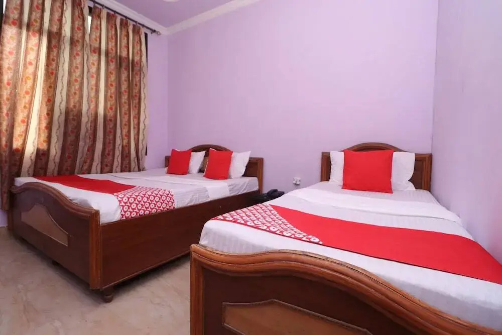 Pam And Chand Guest House By OYO Rooms