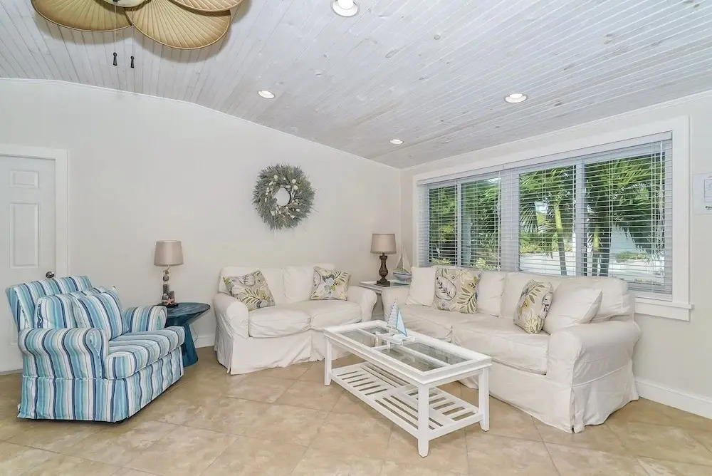 Ebb Tide 3 Bedroom Home by RedAwning
