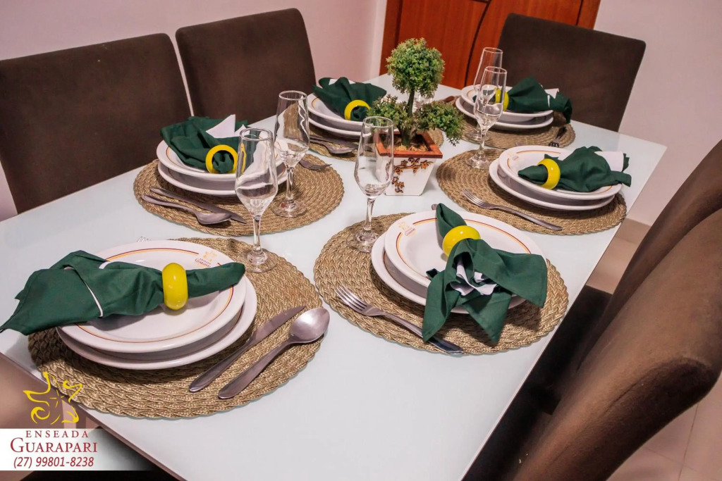 CONFORTO IMBATIVEL - 25 metros do MAR - 2 Quartos com AR CONDICIONADOS SPLIT, Air Fryer, WI-FI, Disney Plus, Star Plus, HBO Max, Cadeiras de Praia e Caixa Térmica - 8 pessoas com Muito Conforto - Melhor Localização
