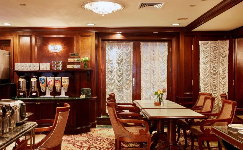 Excelsior Hotel