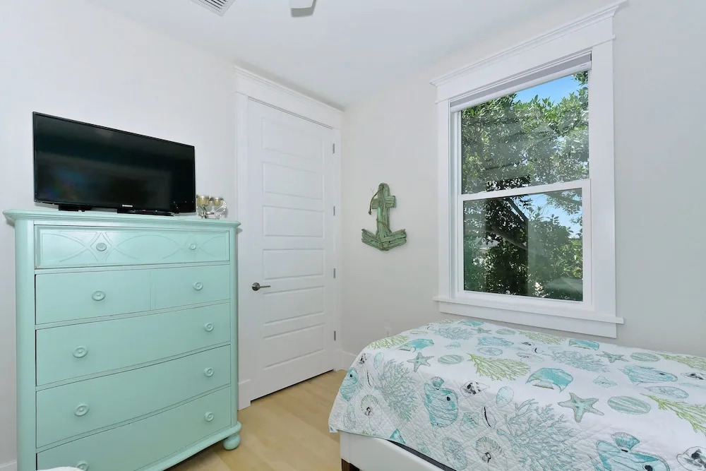 Direct Beach View Apartment 5