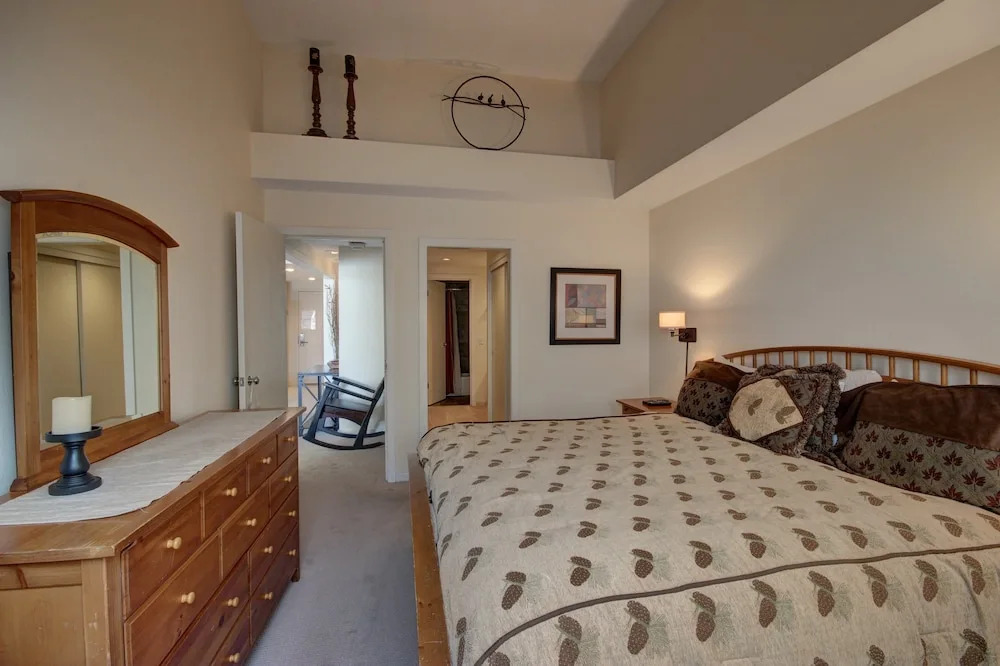 Pines 2129