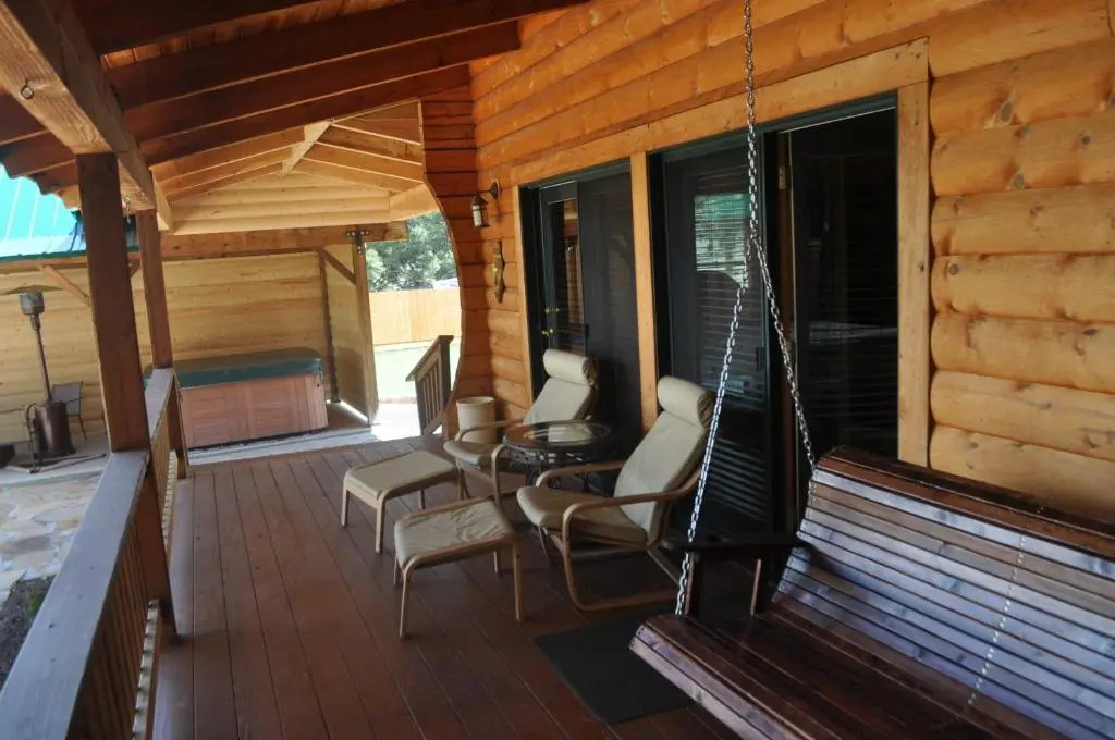 Elkwood Manor Bed & Breakfast