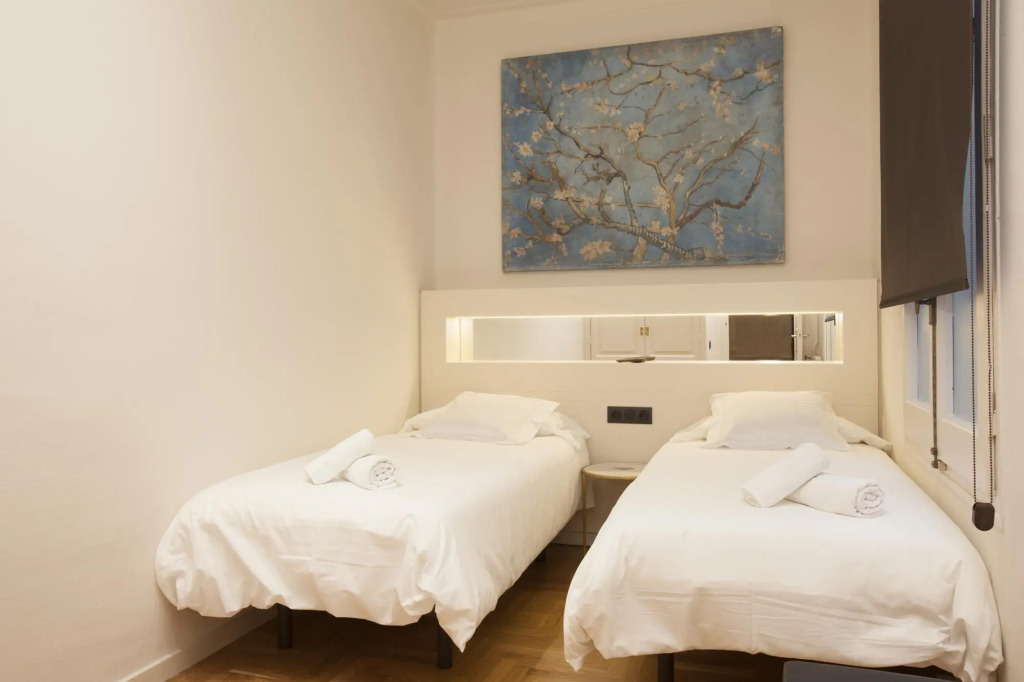 SAGRADA FAMILIA   Sagrada Familia Luxury Flat for 6
