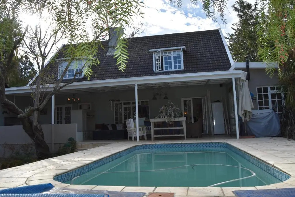 Almond Cottage Bed & Breakfast