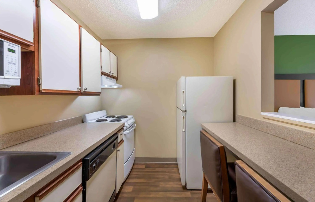 Extended Stay America Suites - Chicago - Lombard - Yorktown Center