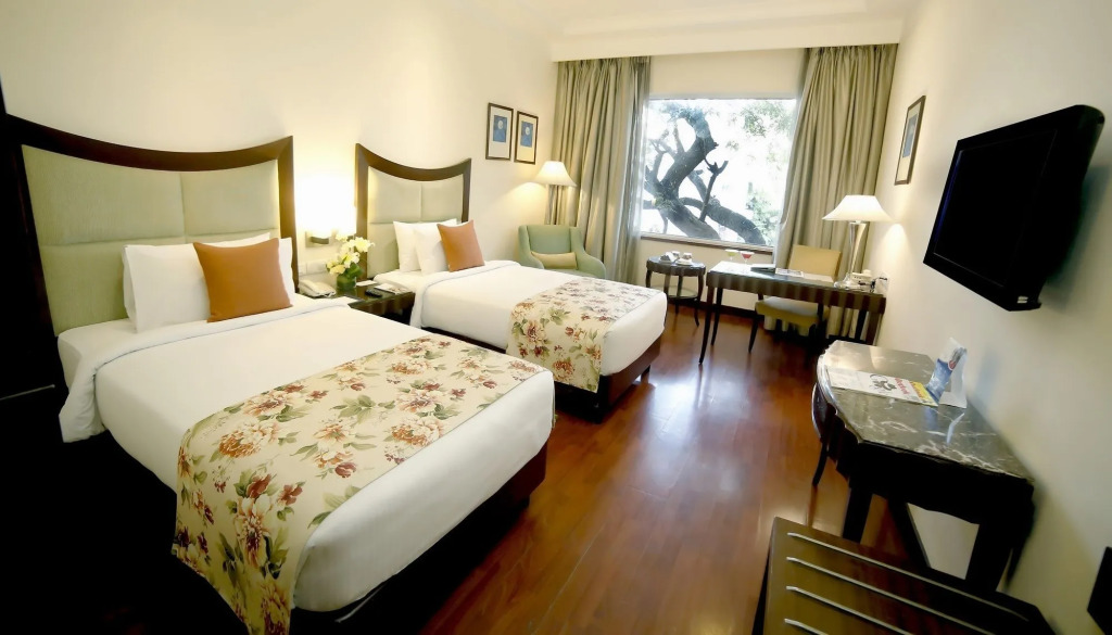 Muse Sarovar Portico Nehru Place