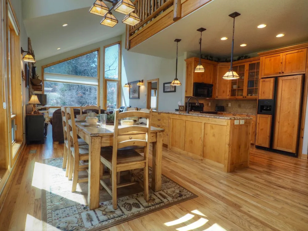 Rambling River - 4 Br Townhouse