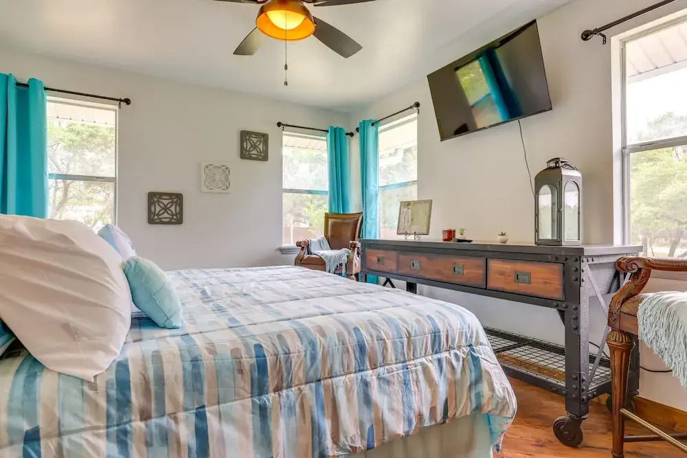 Canyon Lake Home w/ Resort Amenities & Fire Pit