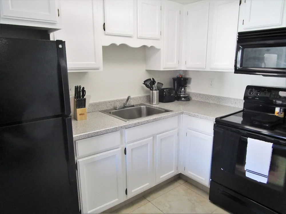 Park Suites at 109 - One Bedroom Apartment