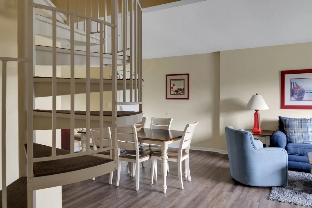 Harbour Town at Sea Pines Spacious 3 Bedroom 3 Condo by RedAwning