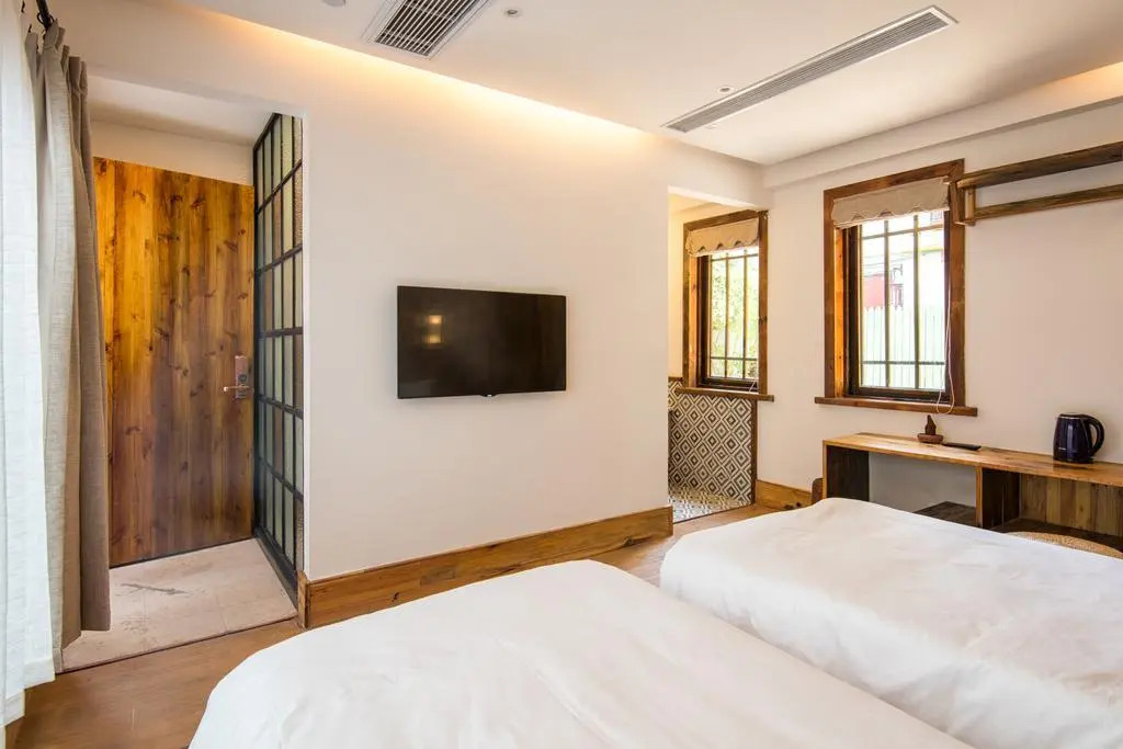 The Moon and Six Pence Hotel Hangzhou