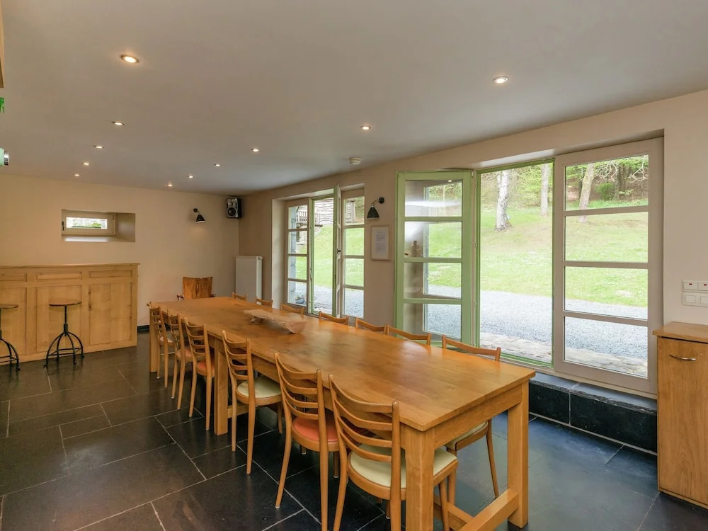 Beautiful Holiday Home In Redu With Whirlpool