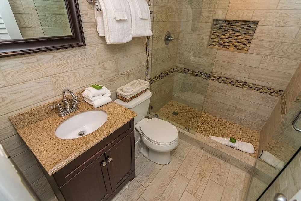 One Seagrove Place Unit 1302 2 Bedroom Condo by Redawning