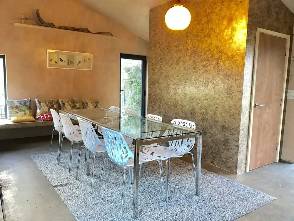 Large Boutique Holiday House With hot tub Near Bath