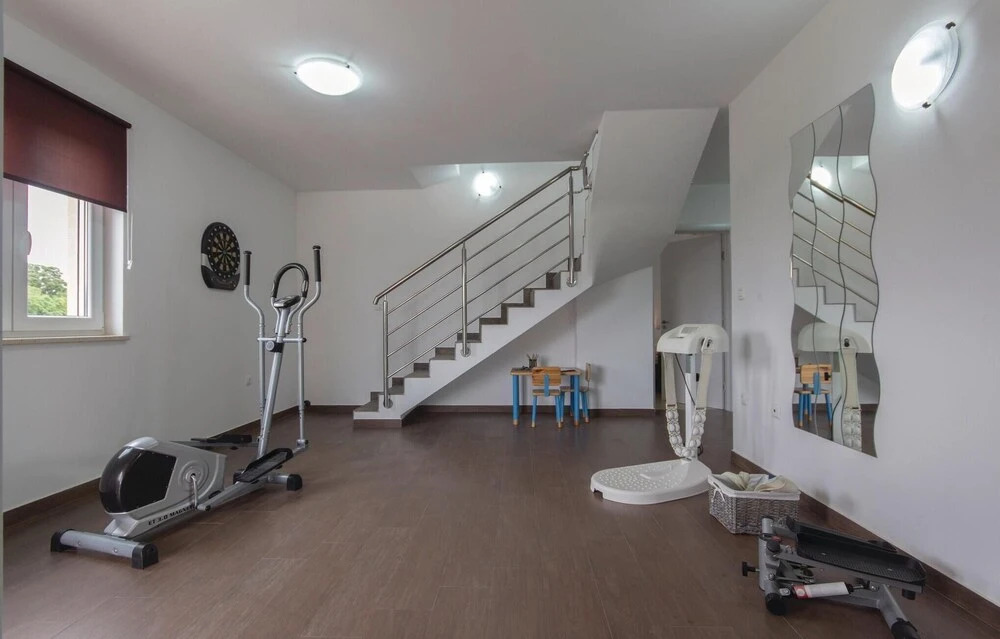 Beautiful Home in Marcana With Wifi and 4 Bedrooms