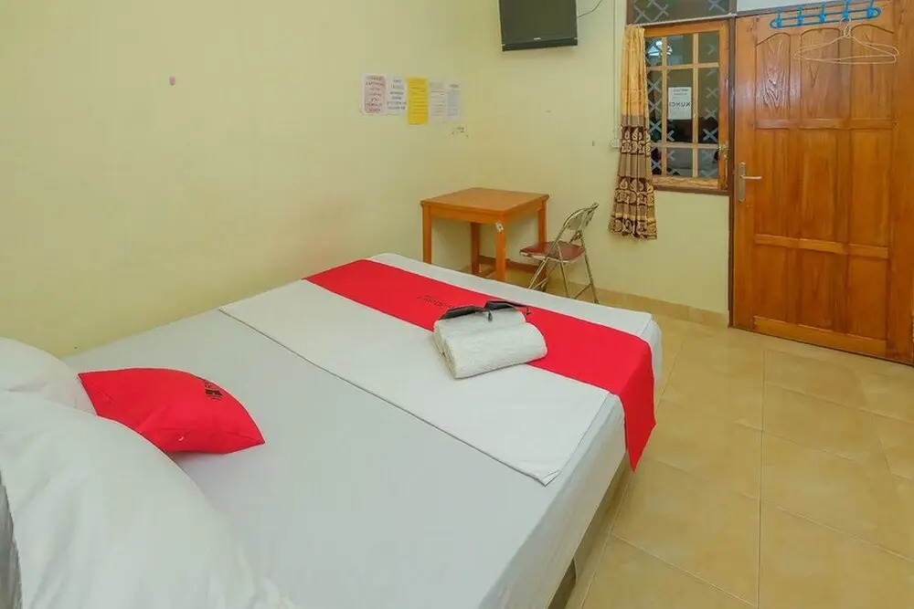 RedDoorz Syariah Near Taman Murjani 2