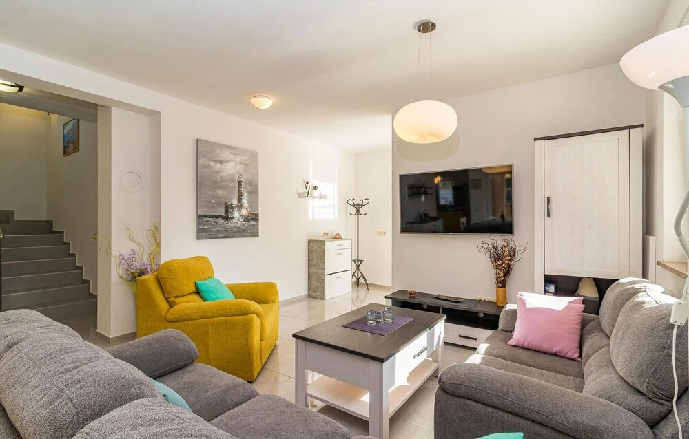 Amazing Home In Pula With Wifi