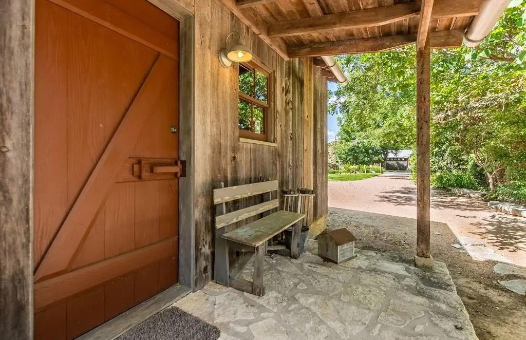 Ada's Peach Street Hideaway - Whole House