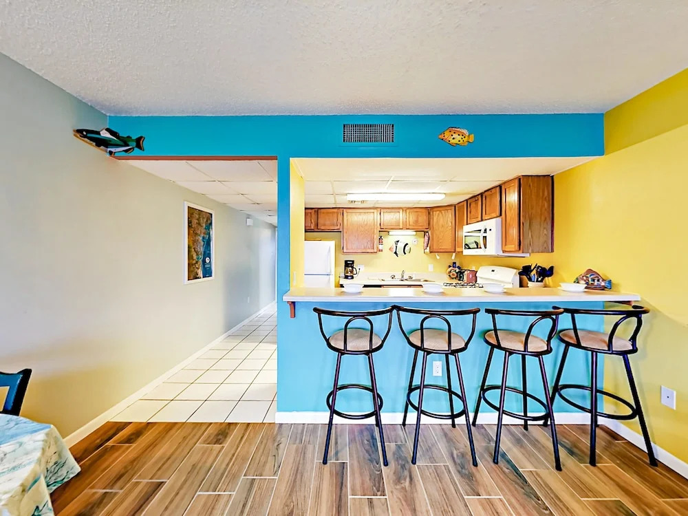 Beachy 1BR 1BA Port Aransas Condo by RedAwning