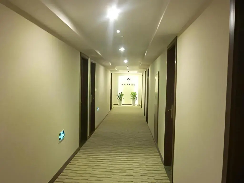 Greentree Inn Changzhou Liyang Pingling Square Business Hotel