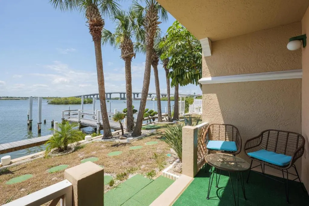 Intercoastal Dreams 101