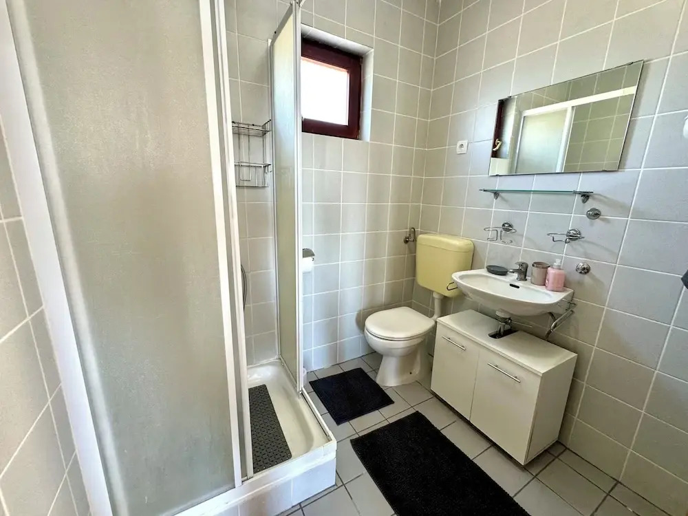 Apartment Lora 2