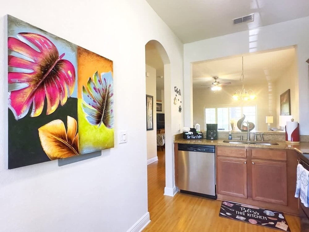 4br Resort Home With Pool And Lazy River Sleeps 10 4 Bedroom Townhouse