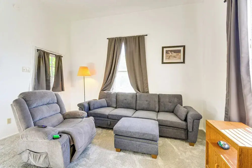 Walkable Location, Fenced Yard: Wickenburg Home!