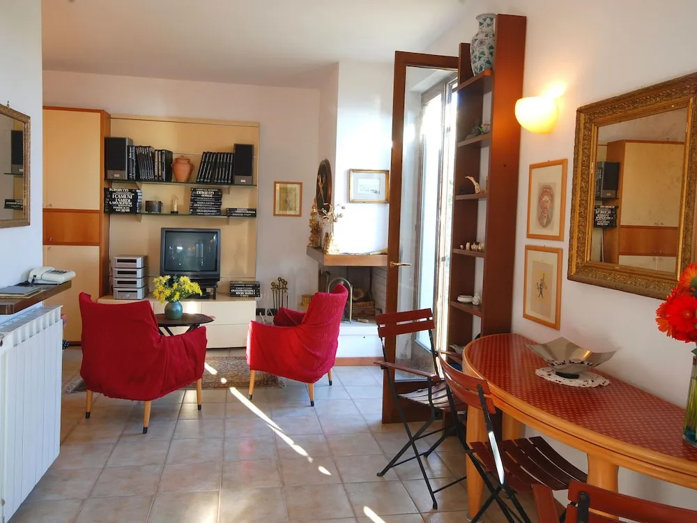 Quaint Holiday Home in Lerici With Fenced Garden
