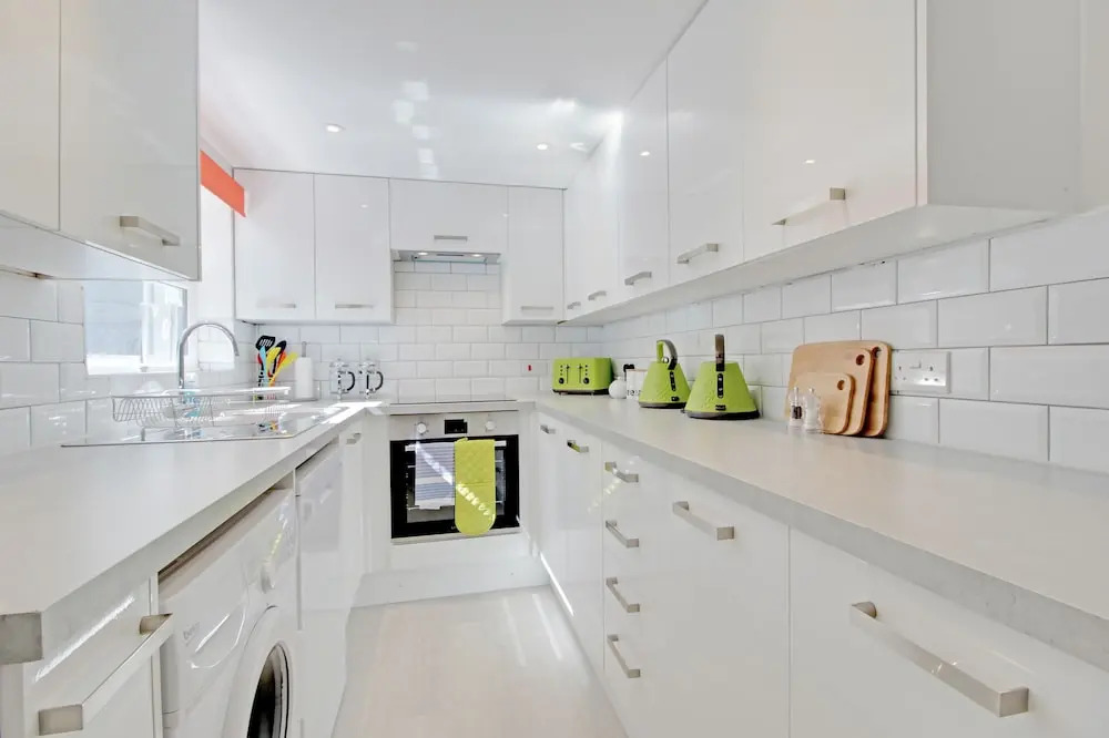 Brighton Getaways - Brighton's BIG House