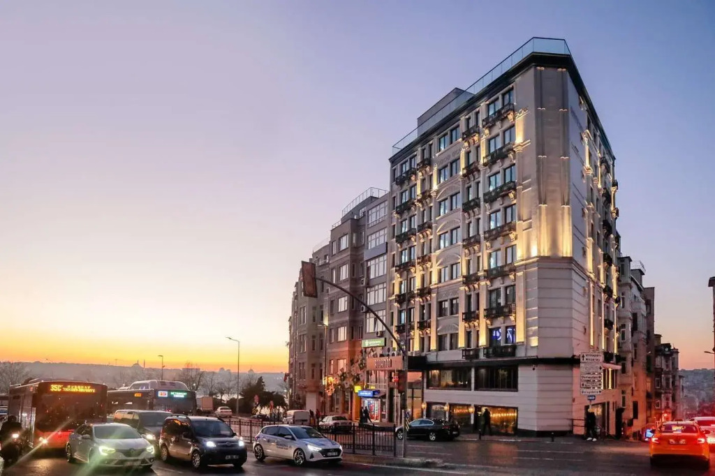 Гостиница The Central House Istanbul Galata