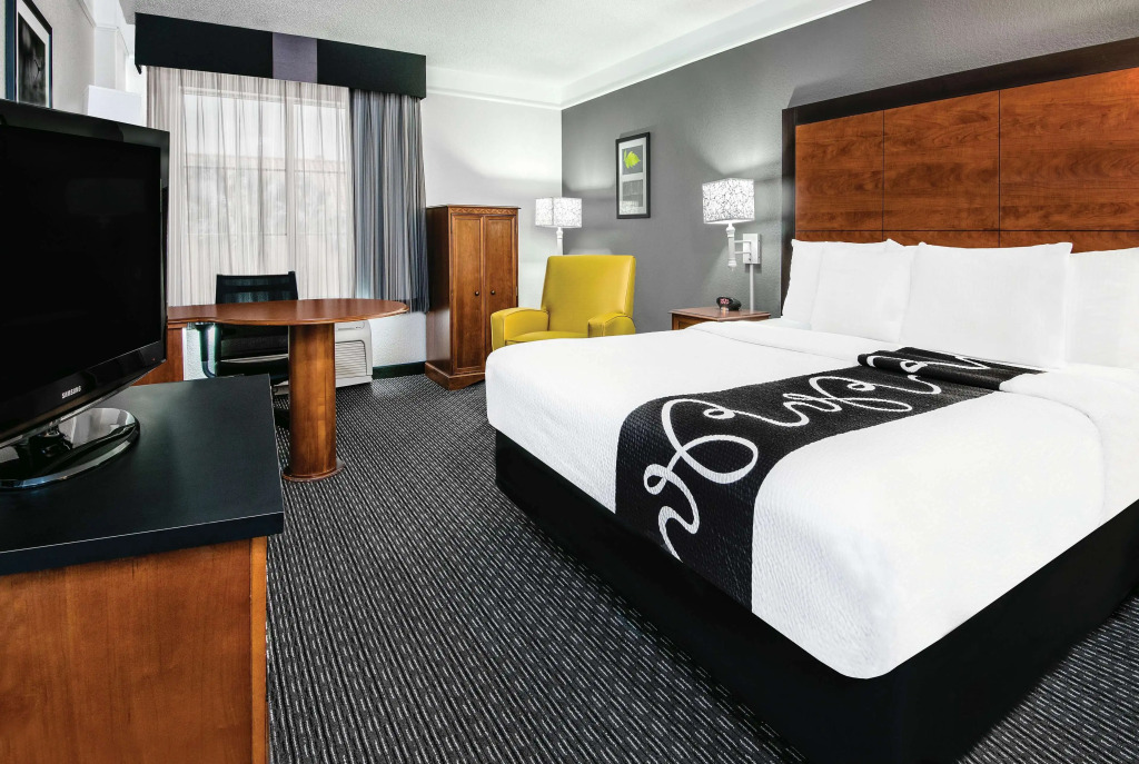 La Quinta Inn & Suites by Wyndham San Antonio Riverwalk