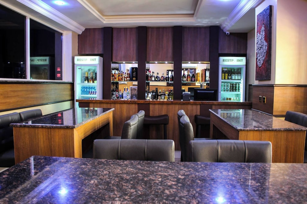 Bengerald Hotel And Suites